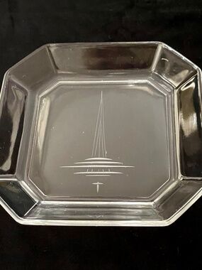 Vintage Etched Glass Platter. !962 Seattle World's Fair Space Needle Souvenir